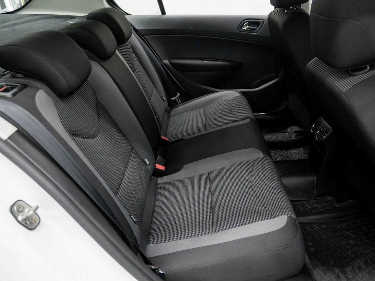 Б/У Пежо 408 2017 года. Фото: #8