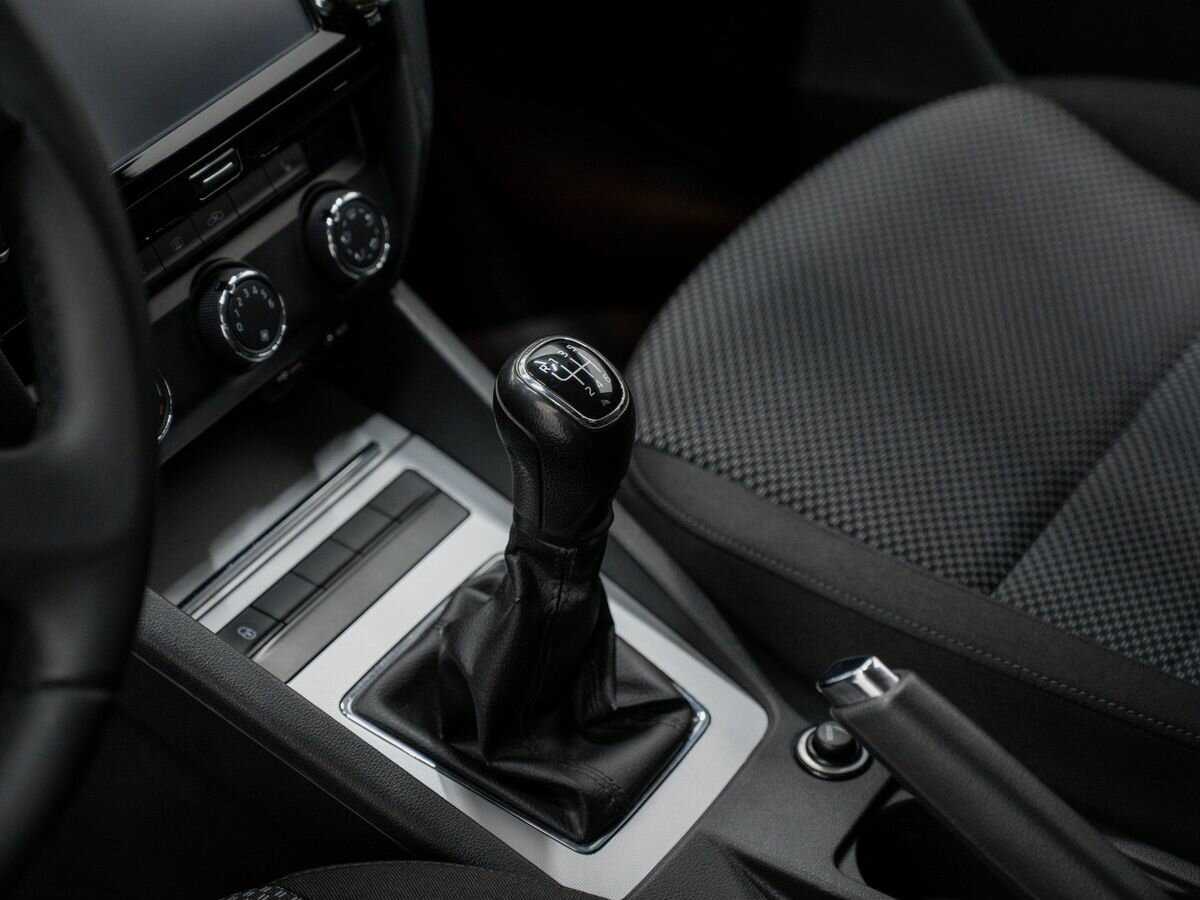 Б/У Шкода Октавия 2013 года. Фото: #16