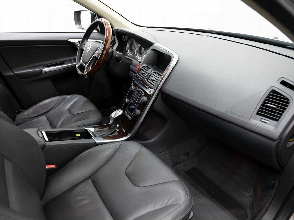 Б/У Вольво ИксЦ60 2012 года. Фото: #10