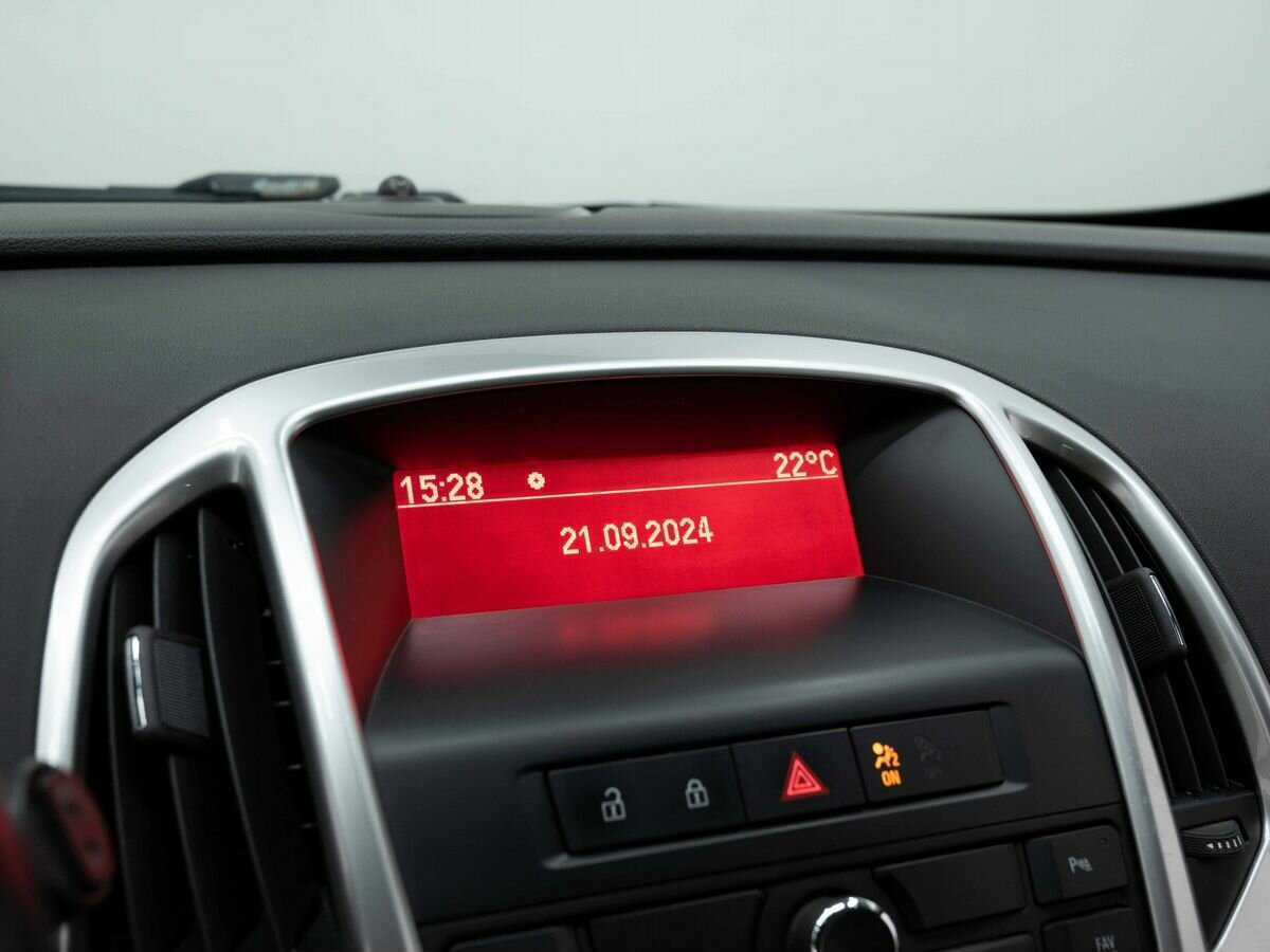 Б/У Опель Астра 2013 года. Фото: #18