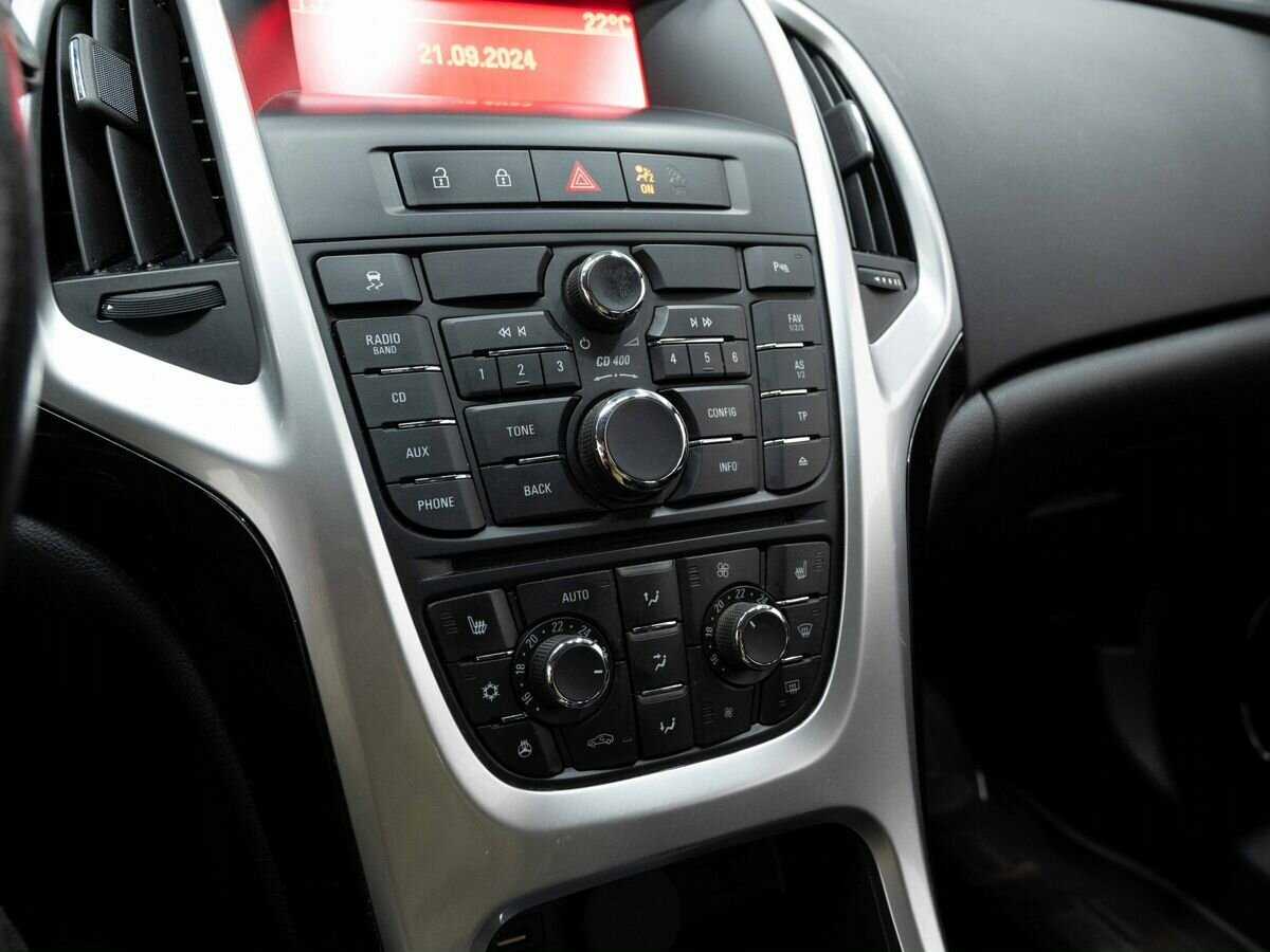 Б/У Опель Астра 2013 года. Фото: #19