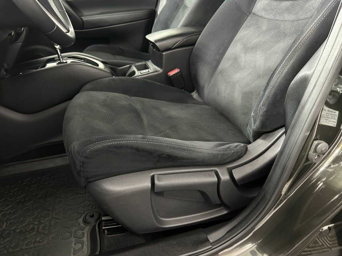 Б/У Ниссан Икс-Трейл 2017 года. Фото: #7