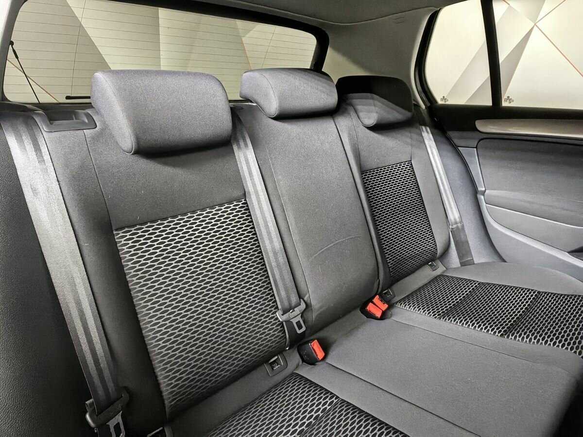 Б/У Фольксваген Гольф 2012 года. Фото: #12