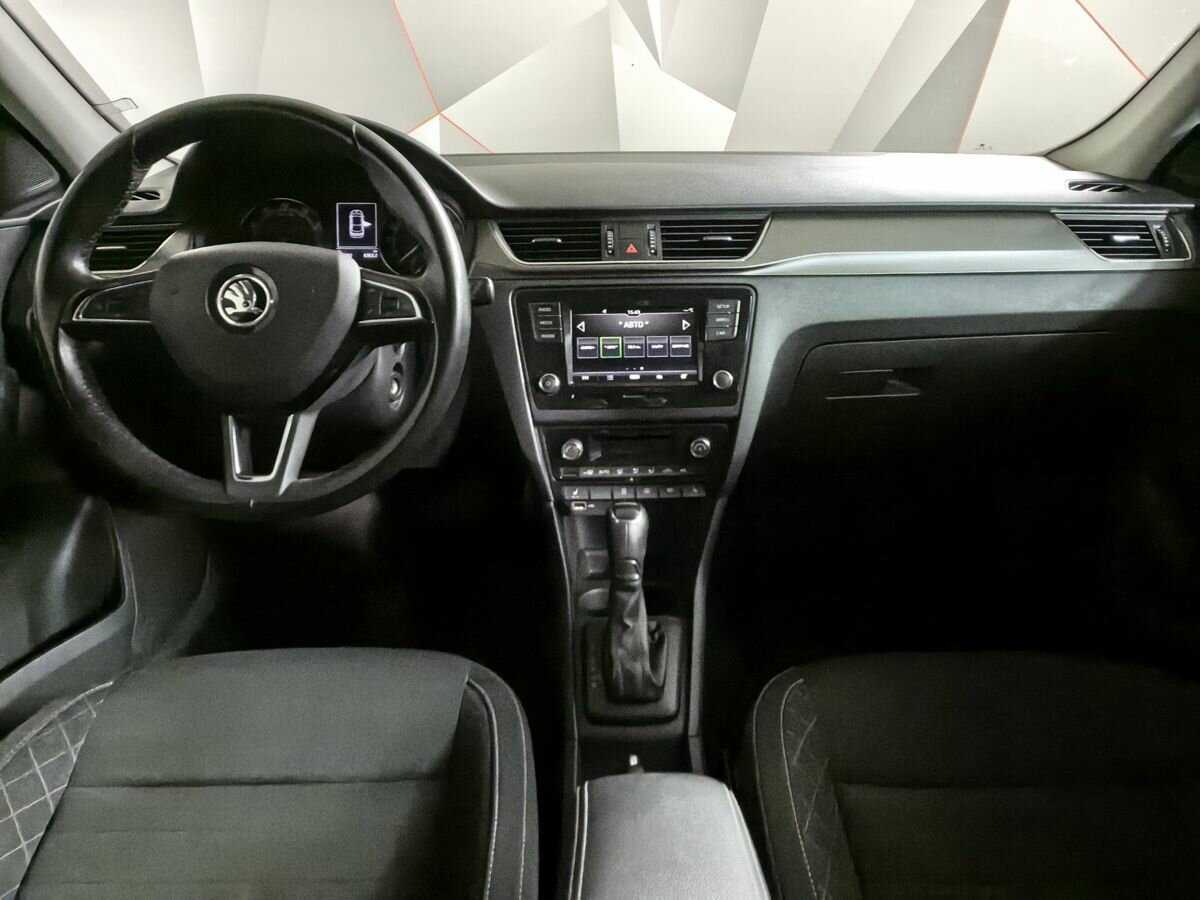 Б/У Шкода Рапид 2018 года. Фото: #9