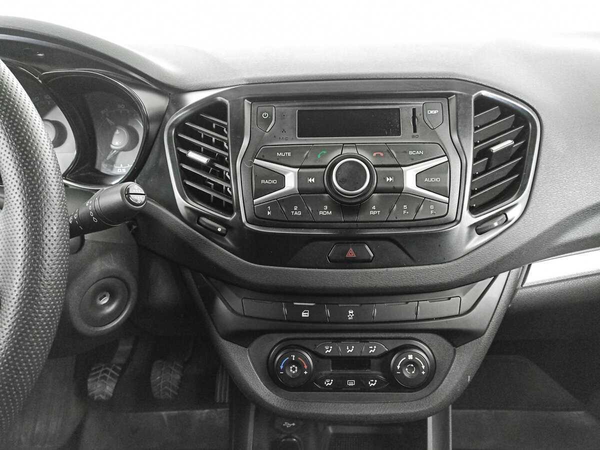 Б/У Лада (ВАЗ) Веста 2017 года. Фото: #14