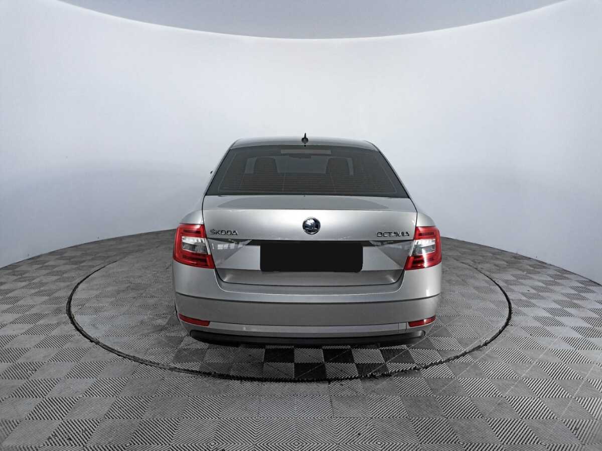 Б/У Шкода Октавия 2019 года. Фото: #5