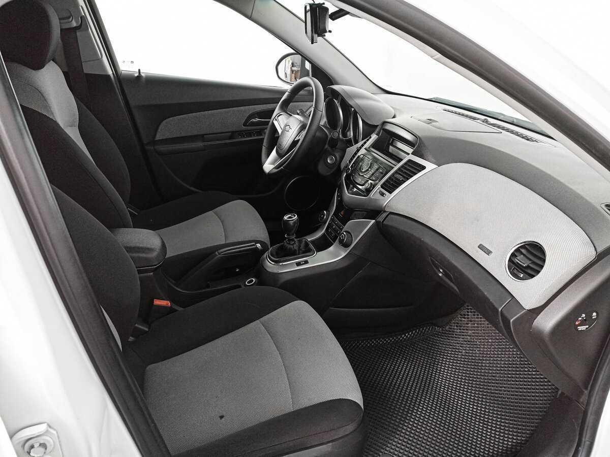 Б/У Шевроле Круз 2012 года. Фото: #8