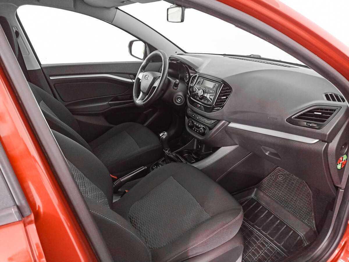 Б/У Лада (ВАЗ) Веста 2017 года. Фото: #8