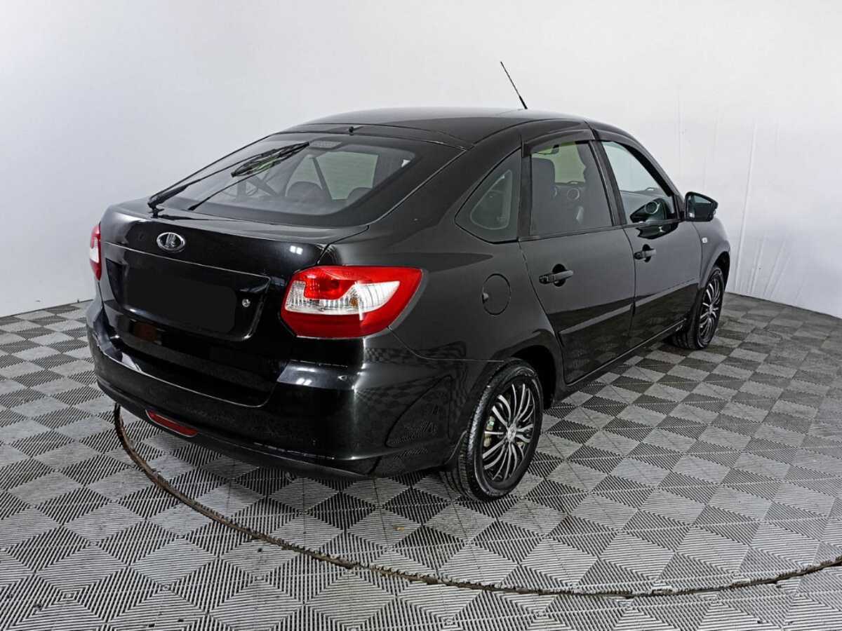 Б/У Лада (ВАЗ) Гранта 2015 года. Фото: #4