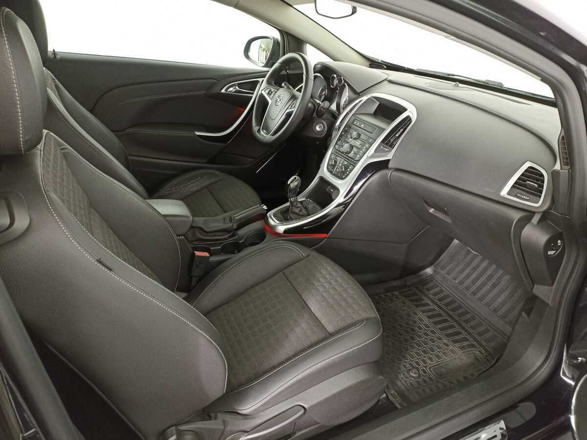 Б/У Опель Астра 2013 года. Фото: #8