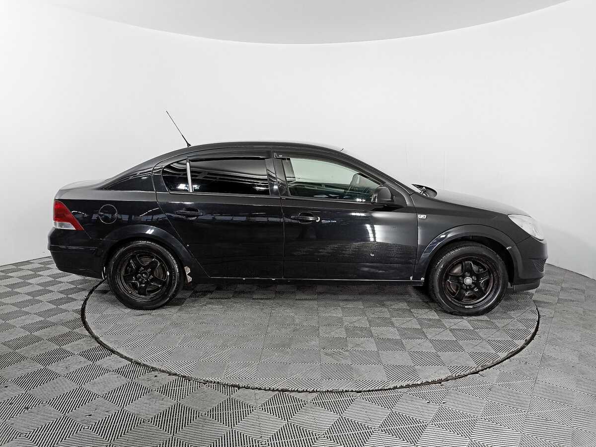 Б/У Опель Астра 2012 года. Фото: #3