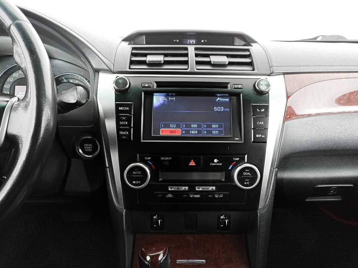 Б/У Тойота Камри 2014 года. Фото: #10