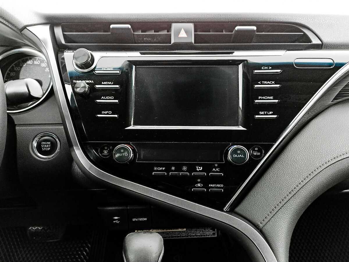 Б/У Тойота Камри 2019 года. Фото: #11