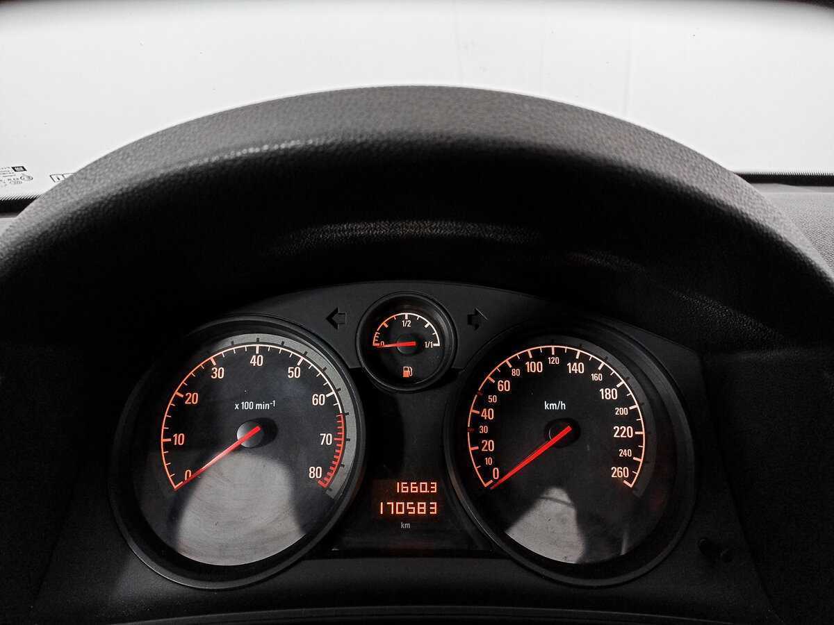 Б/У Опель Астра 2013 года. Фото: #10