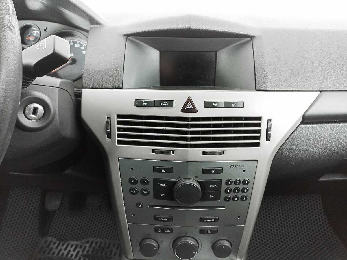 Б/У Опель Астра 2013 года. Фото: #12