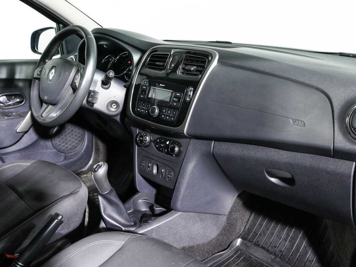 Б/У Рено Сандеро 2018 года. Фото: #6