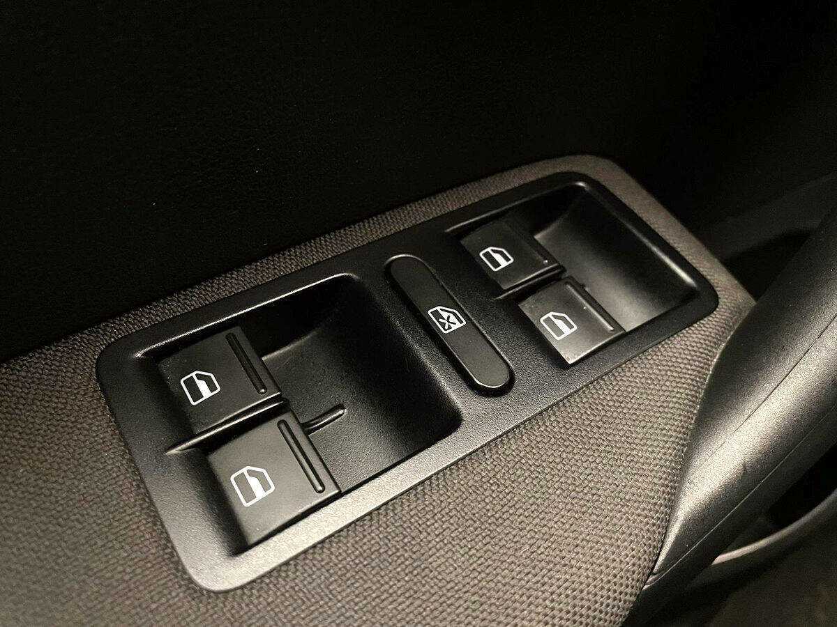 Б/У Фольксваген Поло 2018 года. Фото: #11