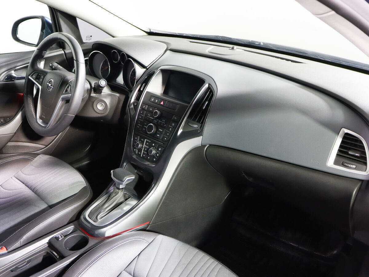 Б/У Опель Астра 2014 года. Фото: #6