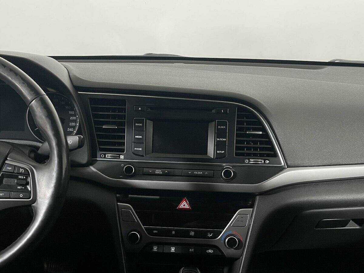 Б/У Хендай Елантра 2018 года. Фото: #11