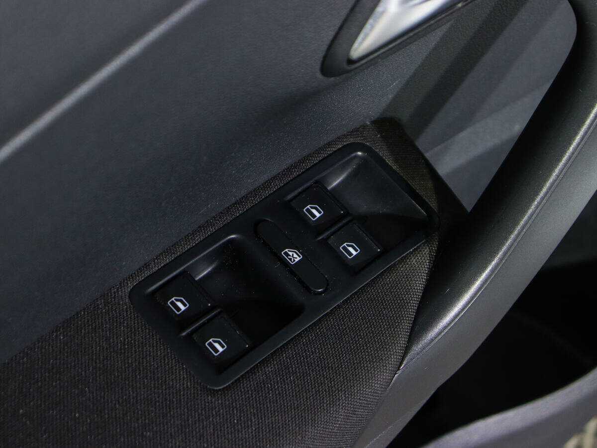 Б/У Фольксваген Поло 2017 года. Фото: #13