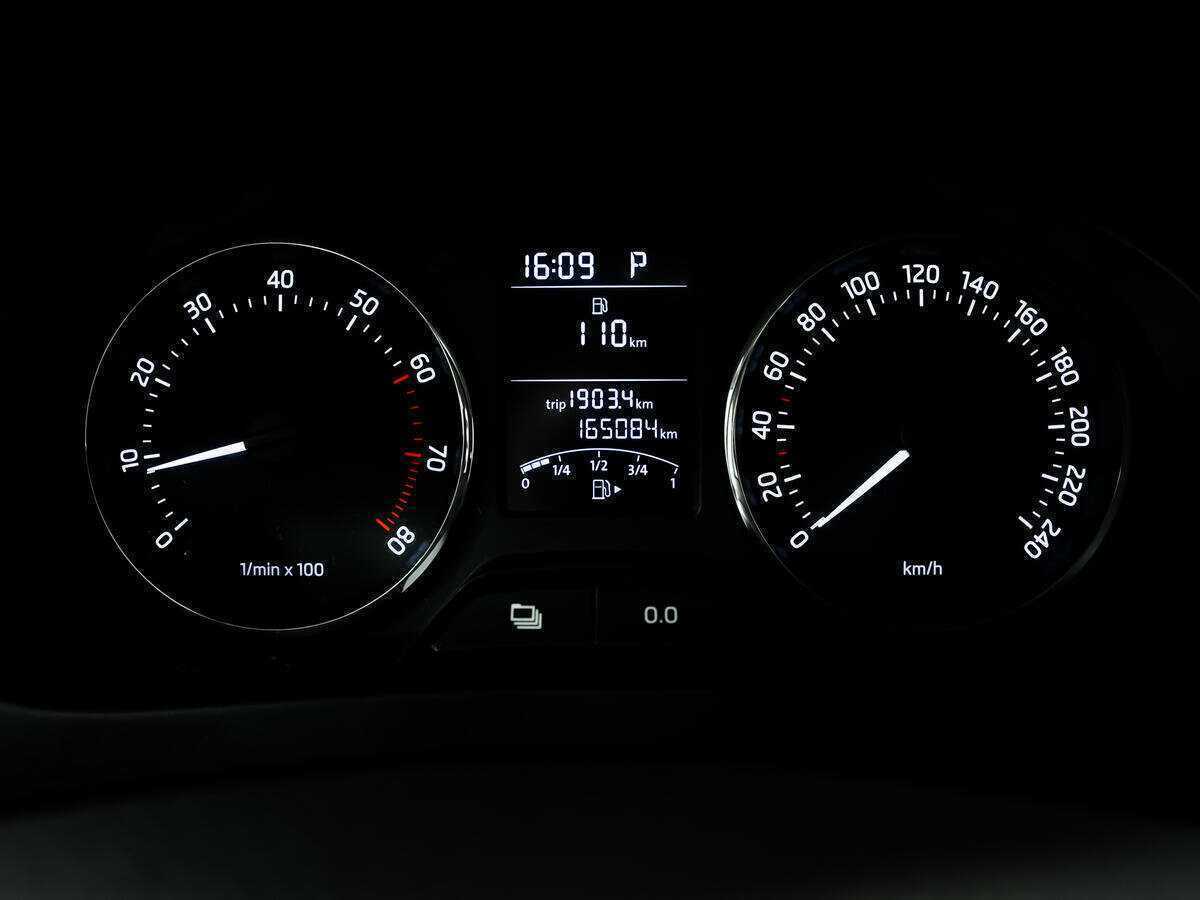 Б/У Шкода Рапид 2014 года. Фото: #9