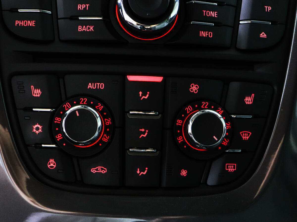 Б/У Опель Астра 2012 года. Фото: #12