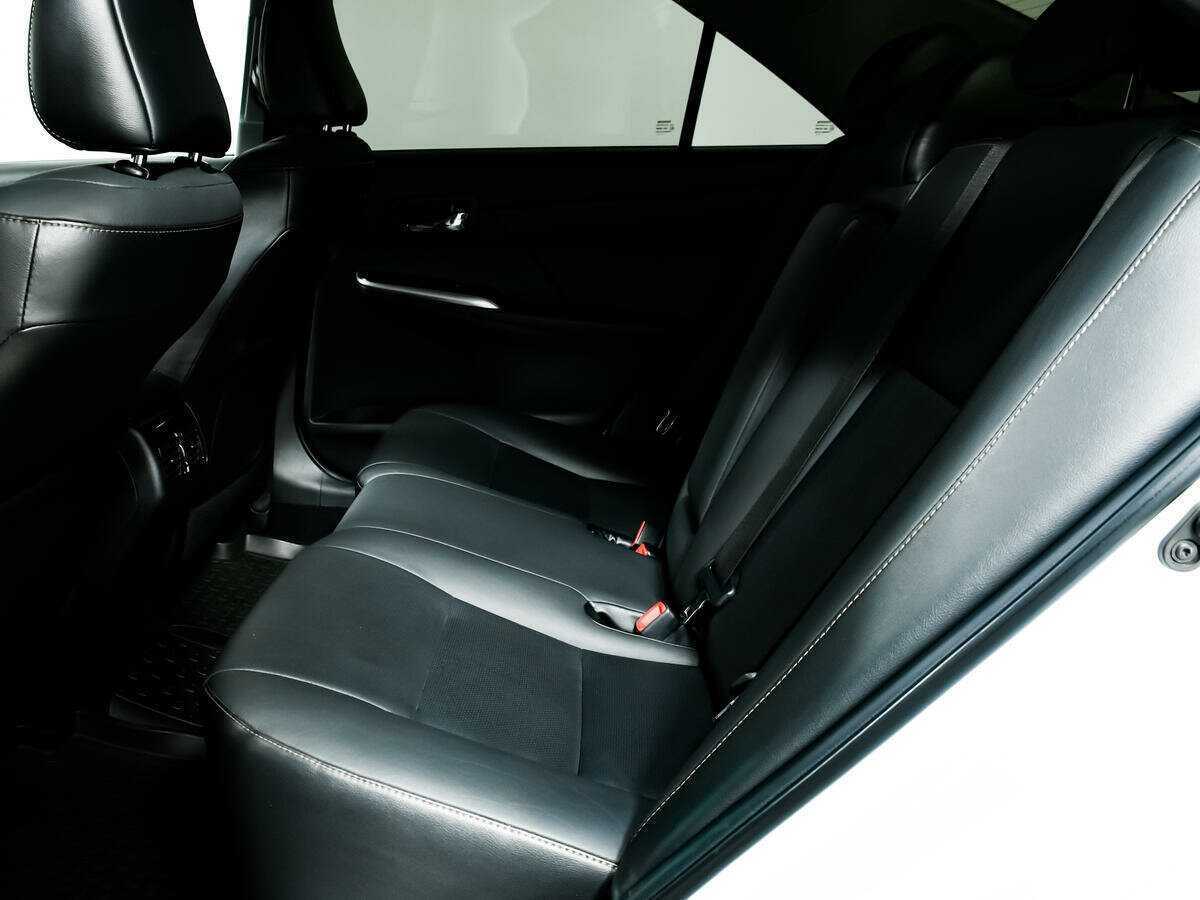 Б/У Тойота Камри 2015 года. Фото: #11