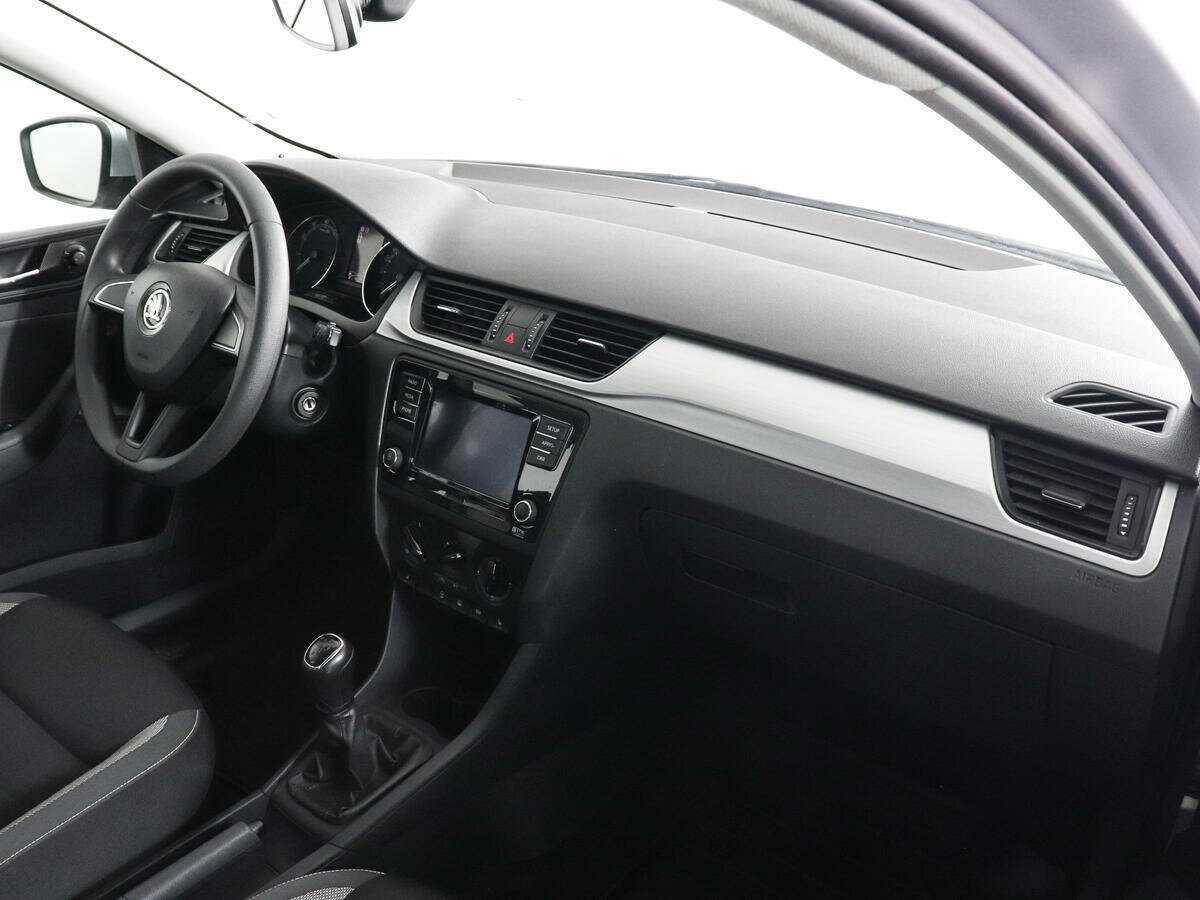 Б/У Шкода Рапид 2018 года. Фото: #9