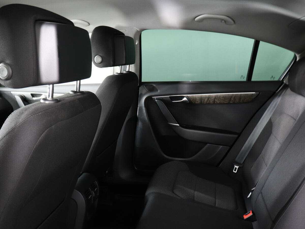 Б/У Фольксваген Пассат 2014 года. Фото: #11