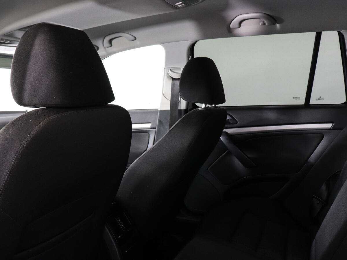 Б/У Шкода Октавия 2012 года. Фото: #11