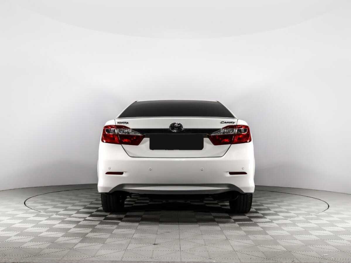 Б/У Тойота Камри 2014 года. Фото: #5