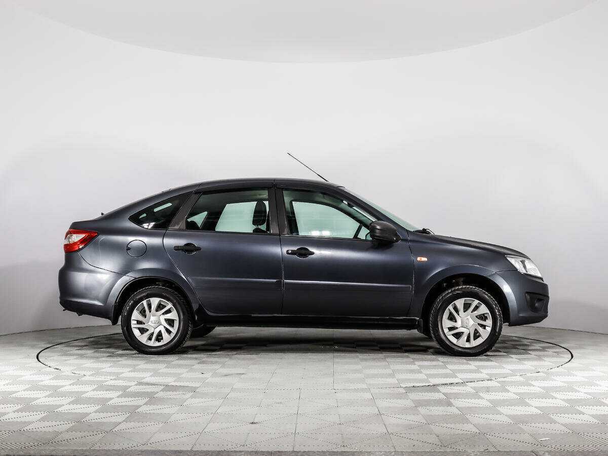 Б/У Лада (ВАЗ) Гранта 2015 года. Фото: #3