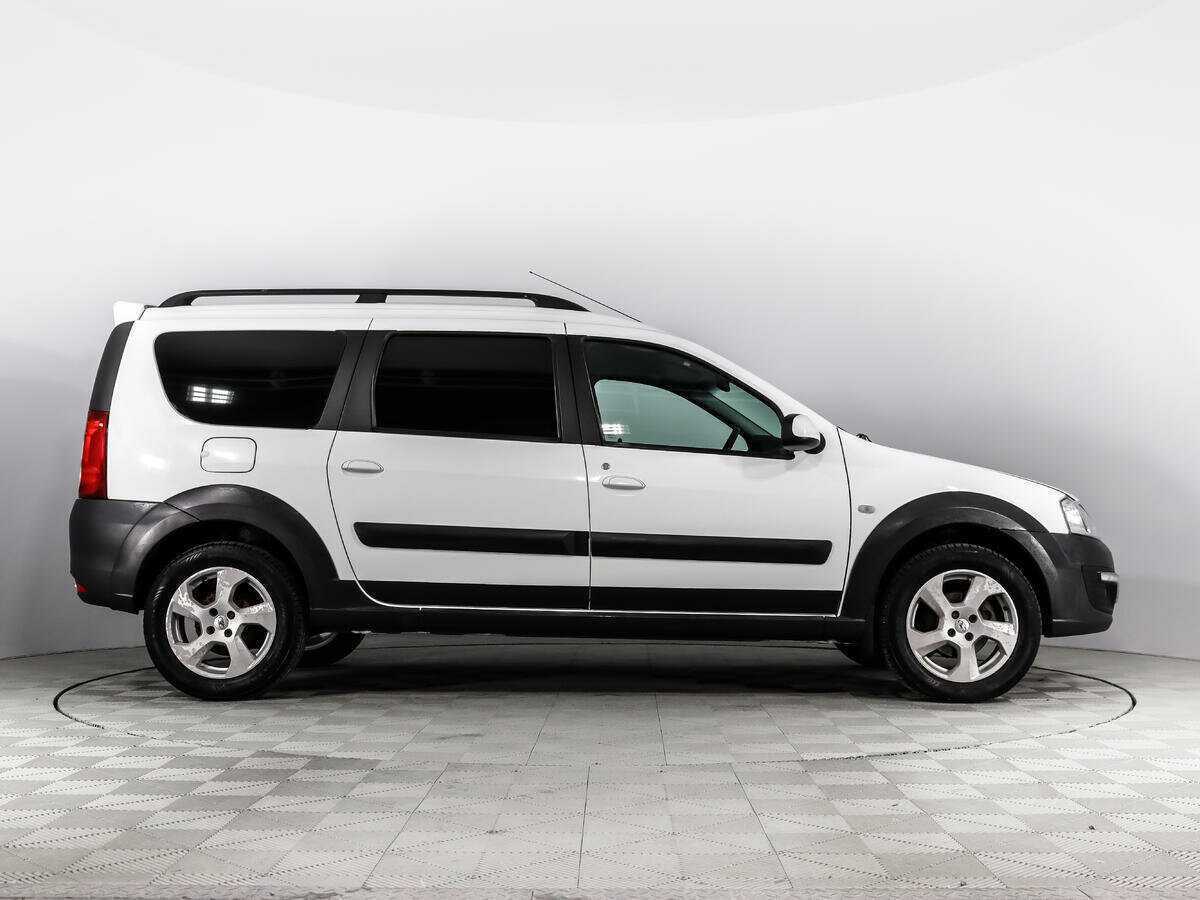 Б/У Лада (ВАЗ) Ларгус 2015 года. Фото: #3