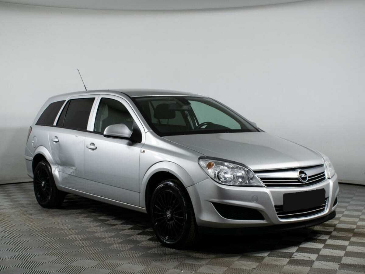 Б/У Опель Астра 2014 года. Фото: #2