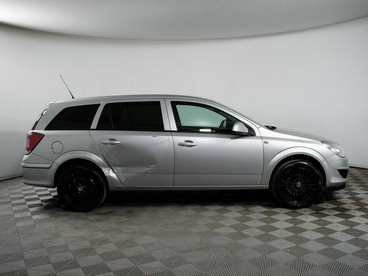 Б/У Опель Астра 2014 года. Фото: #3