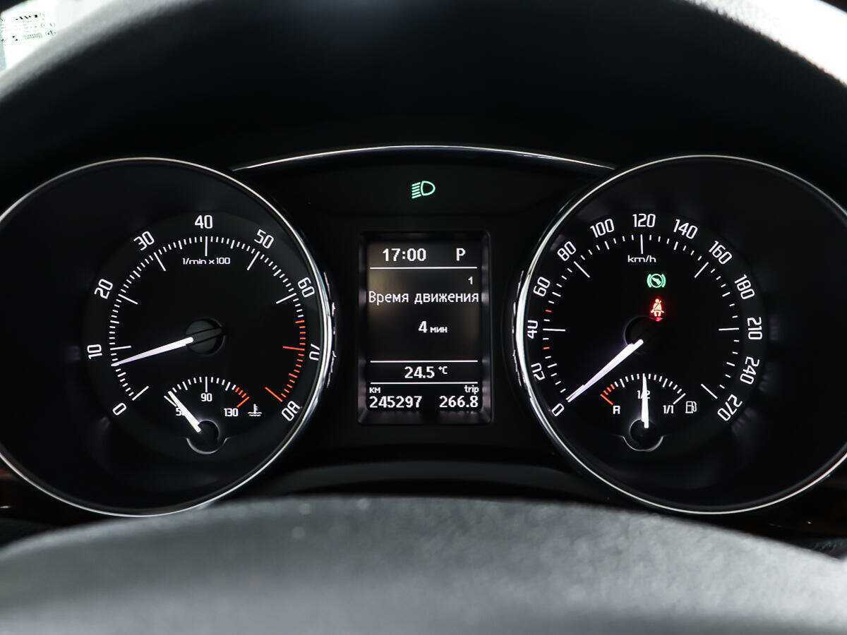 Б/У Шкода Суперб 2012 года. Фото: #16