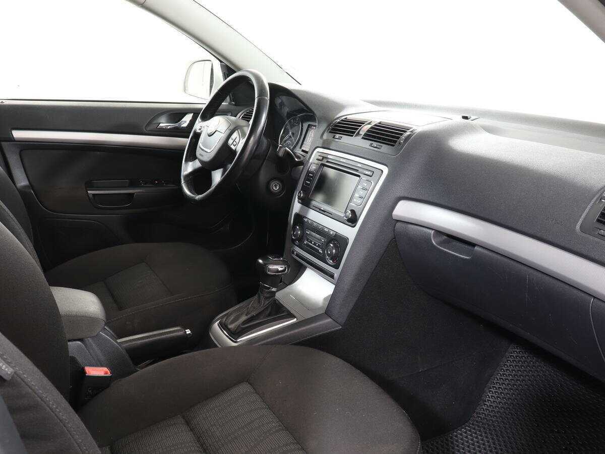 Б/У Шкода Октавия 2013 года. Фото: #8