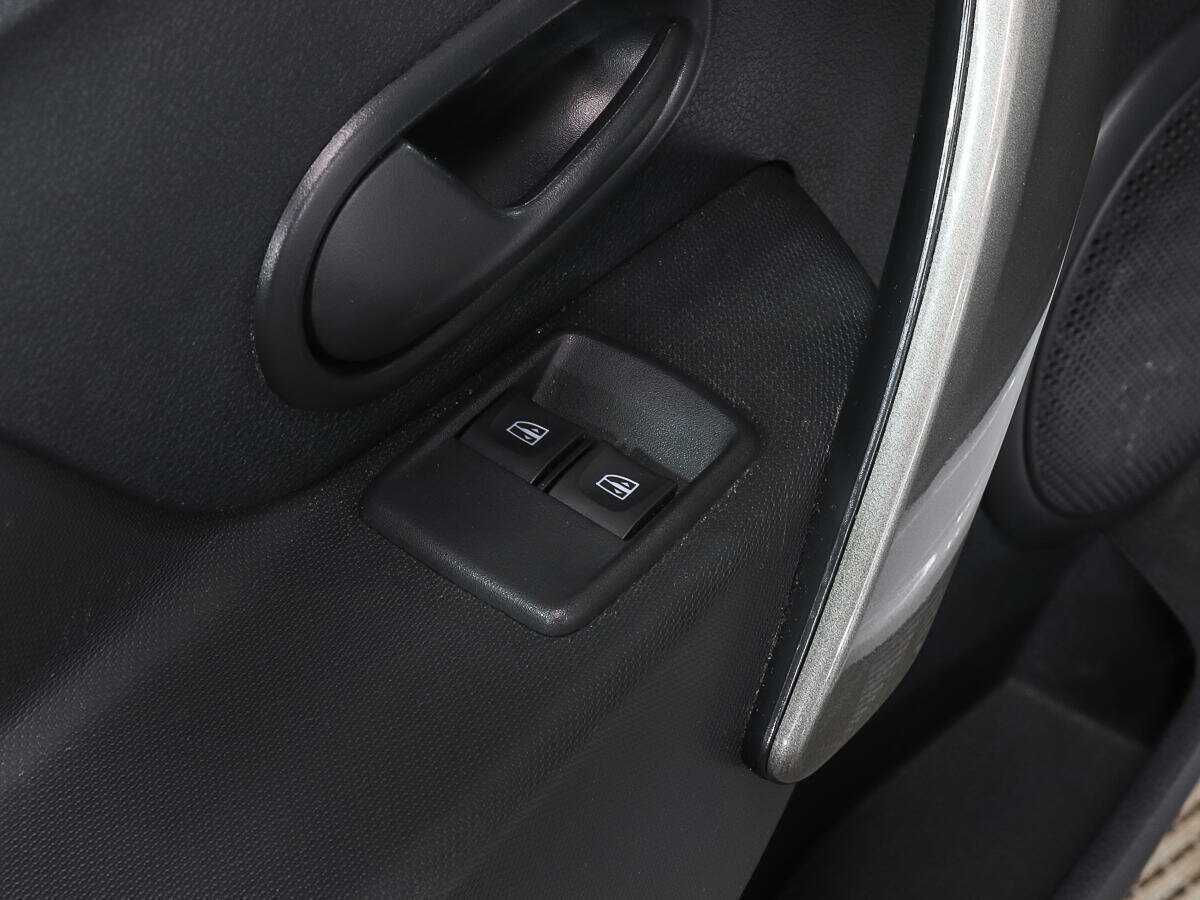 Б/У Рено Логан 2020 года. Фото: #15