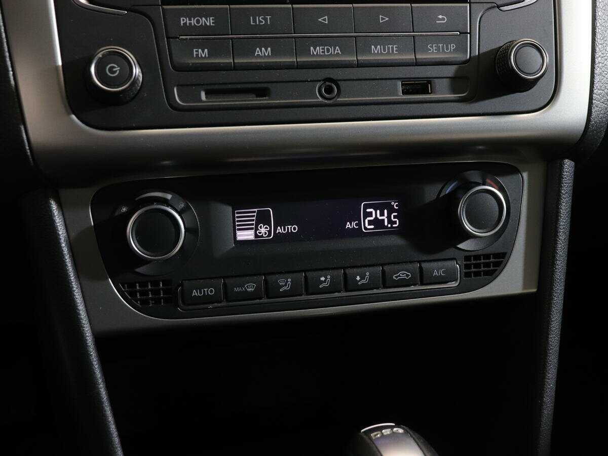 Б/У Фольксваген Поло 2017 года. Фото: #17