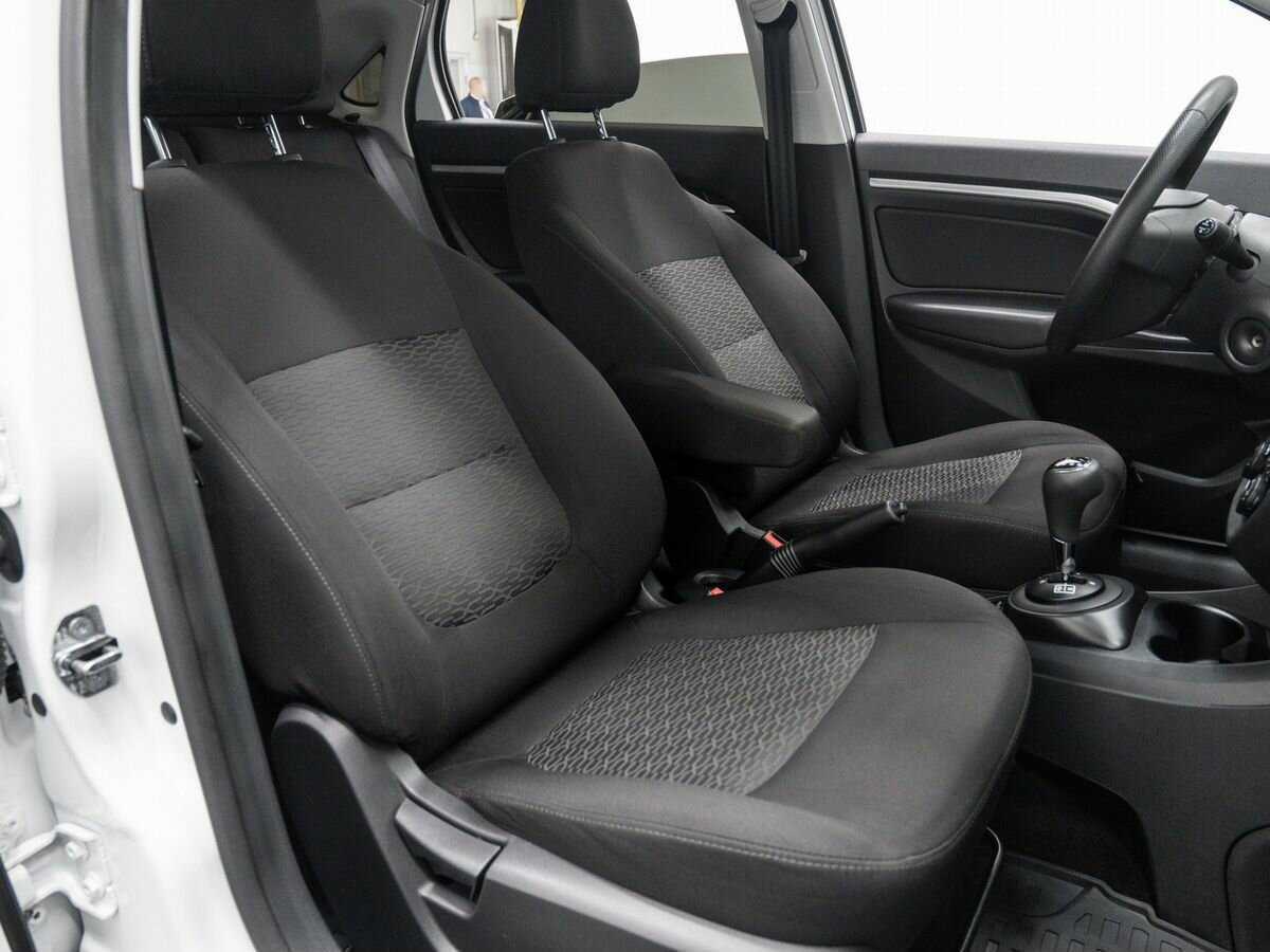 Б/У Лада (ВАЗ) Веста 2017 года. Фото: #8