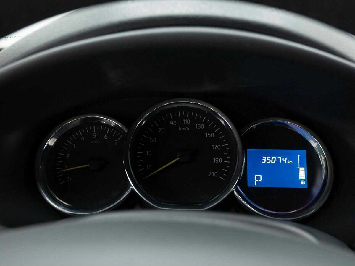 Б/У Рено Сандеро 2017 года. Фото: #15