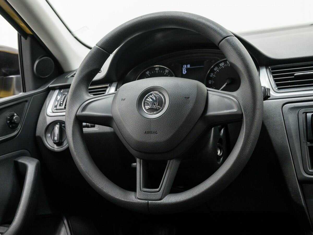 Б/У Шкода Рапид 2017 года. Фото: #12