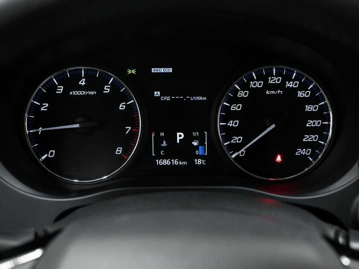 Б/У Митсубиши Оутлэндер 2016 года. Фото: #21