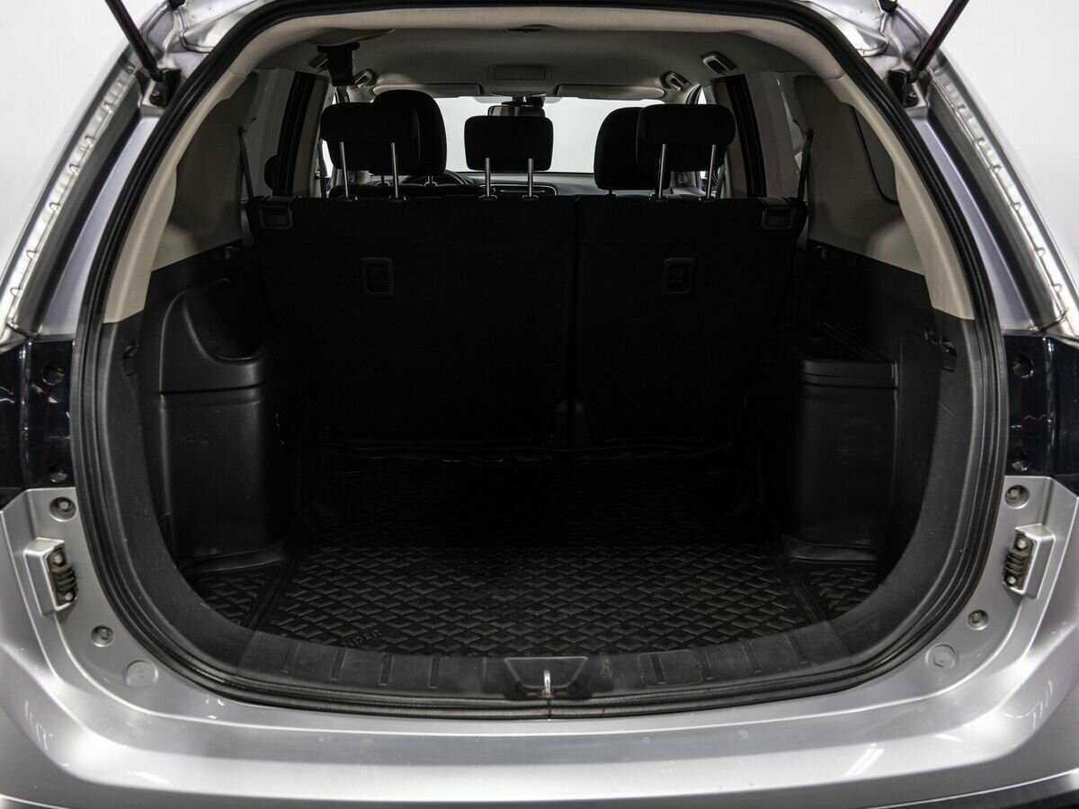 Б/У Митсубиши Оутлэндер 2016 года. Фото: #22