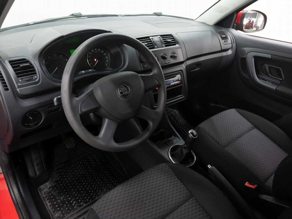 Б/У Шкода Фабия 2013 года. Фото: #7