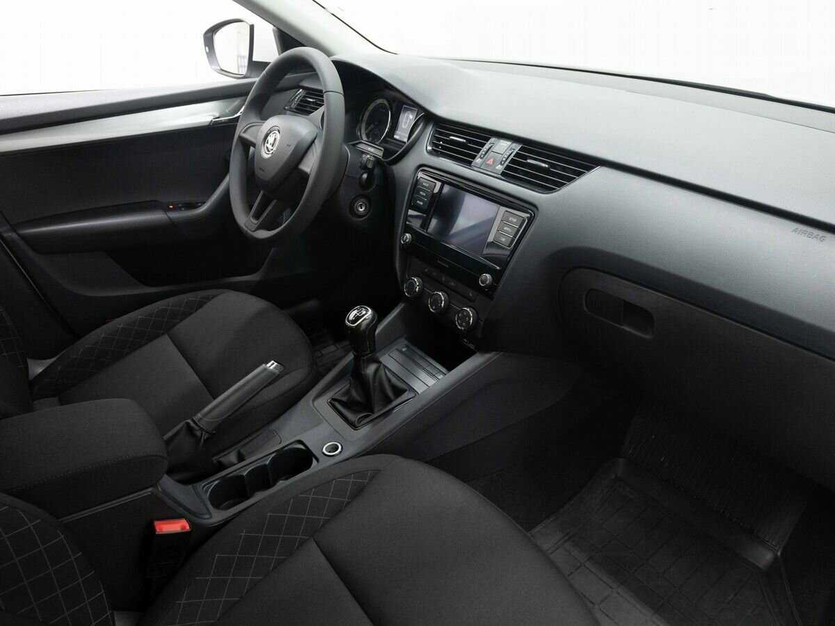 Б/У Шкода Октавия 2019 года. Фото: #12