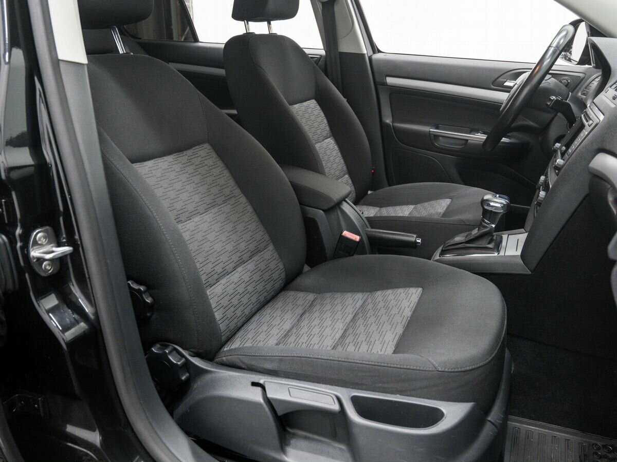 Б/У Шкода Октавия 2012 года. Фото: #6