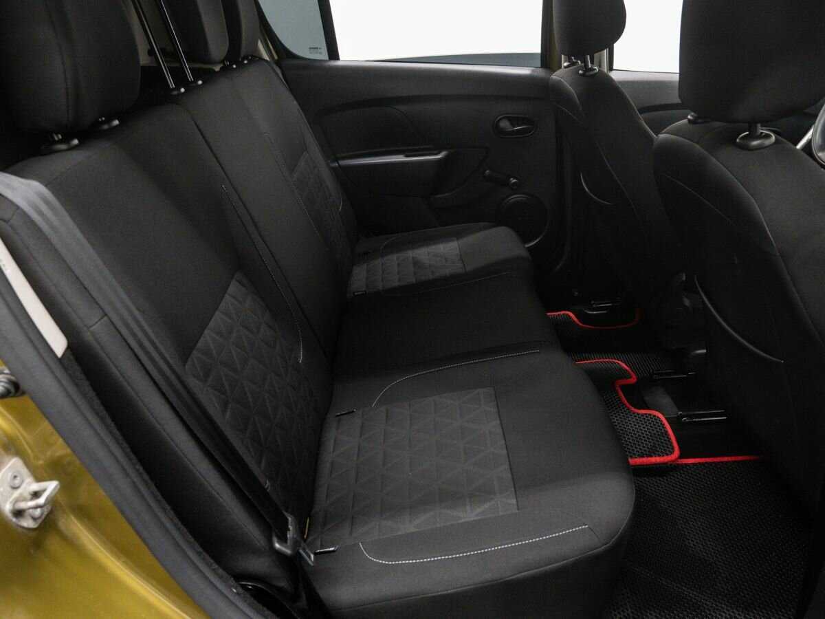 Б/У Рено Сандеро 2017 года. Фото: #8