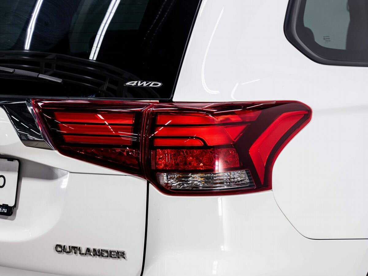 Б/У Митсубиши Оутлэндер 2016 года. Фото: #26
