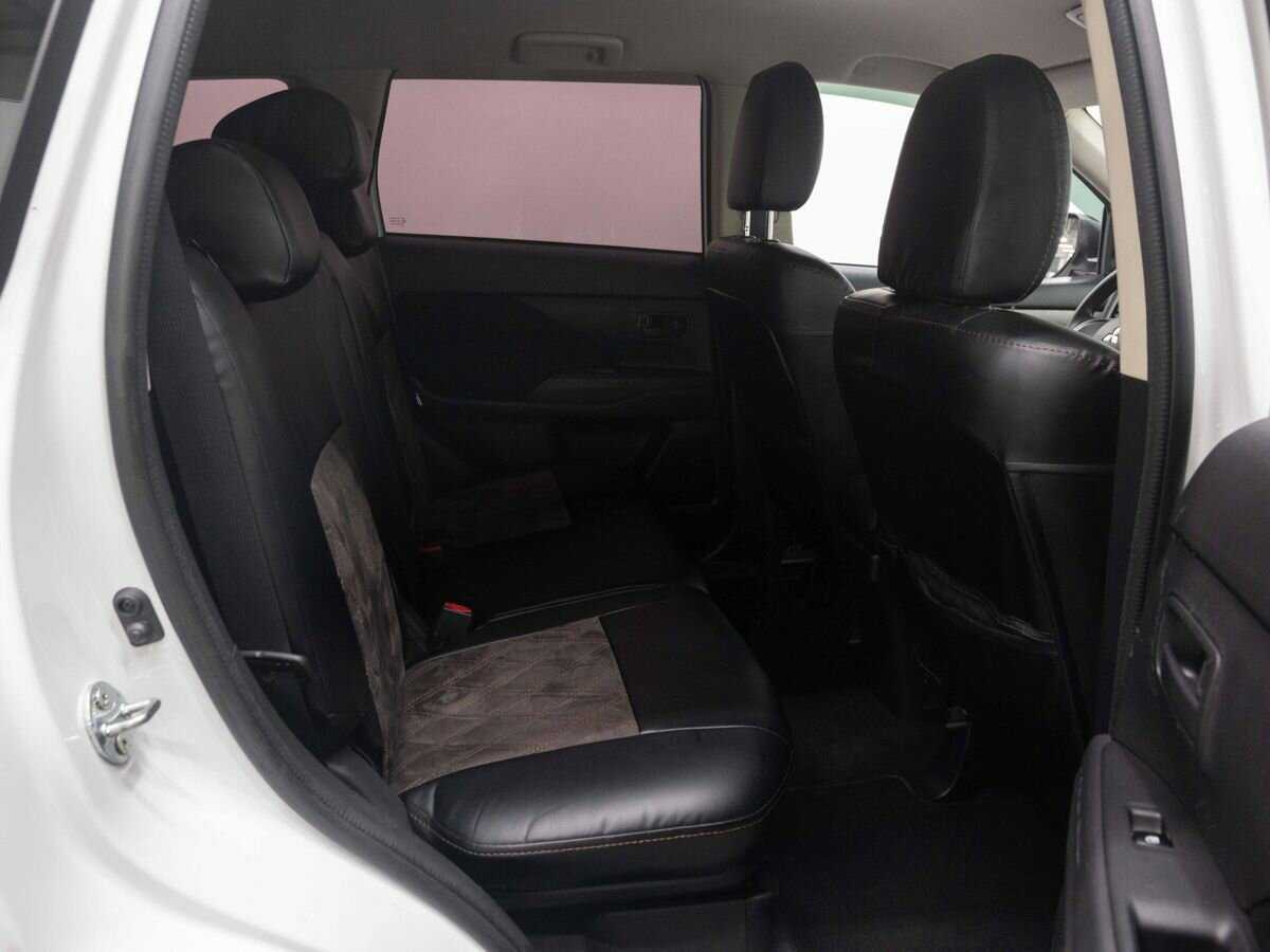 Б/У Митсубиши Оутлэндер 2018 года. Фото: #11